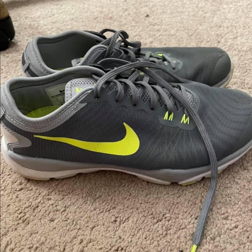 Nike flywire tennishoes